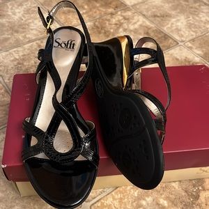 Söfft NARROW Paharita black patent wedge sandals - 3” heel - Like New
